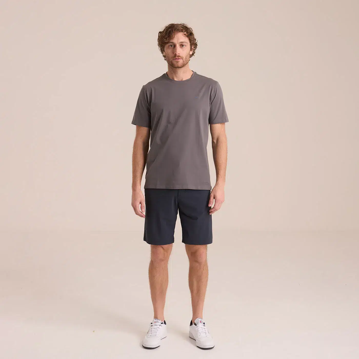 Playera Básica Porto Blanco de Hombre Gris Oscuro Cuello Redondo - Imagen 5