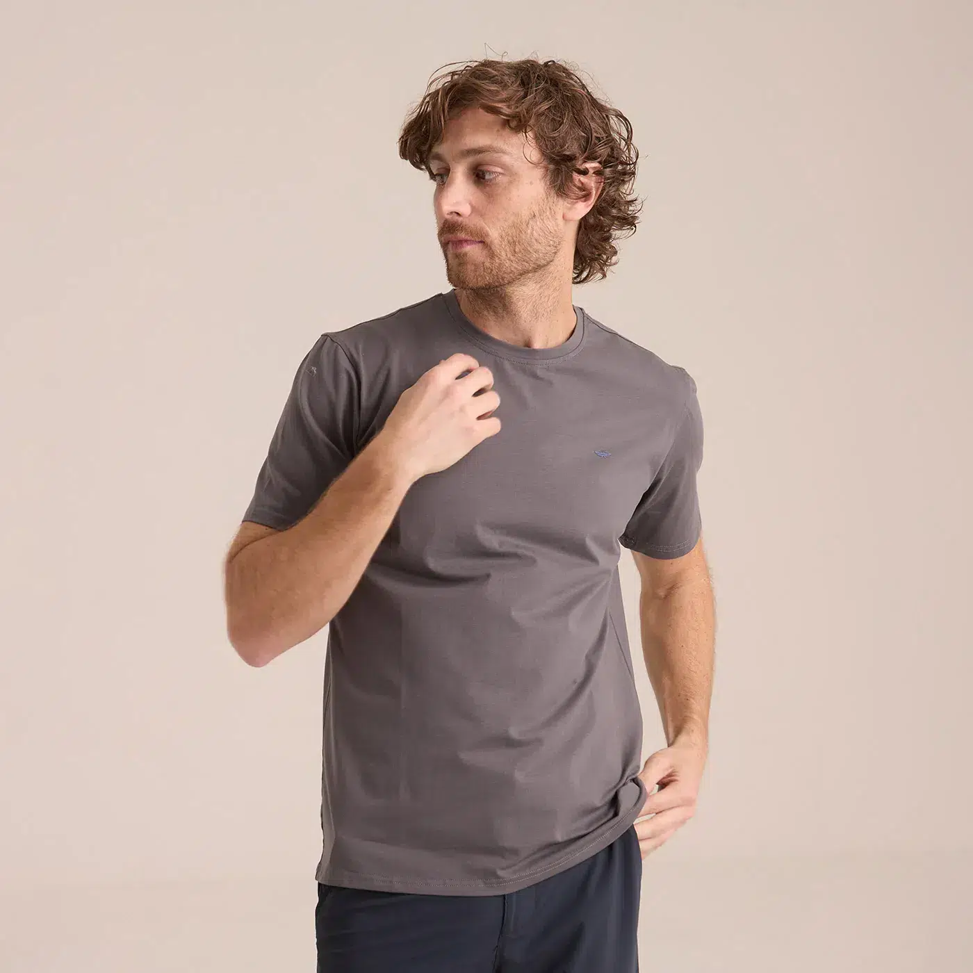 Playera Básica Porto Blanco de Hombre Gris Oscuro Cuello Redondo